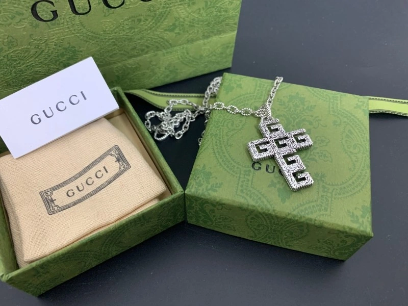 Trendsetting Gucci Necklaces 243061