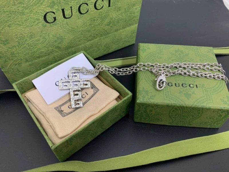 Trendsetting Gucci Necklaces 243061