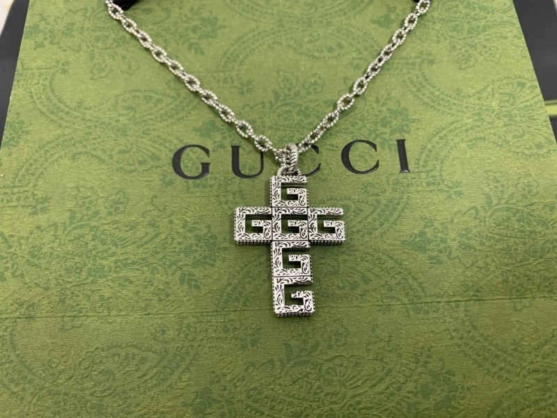 Trendsetting Gucci Necklaces 243061
