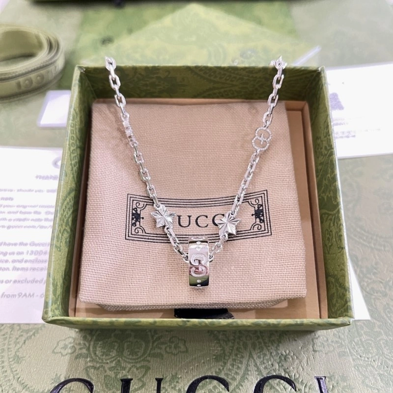 Gucci Necklaces Elegant 243050
