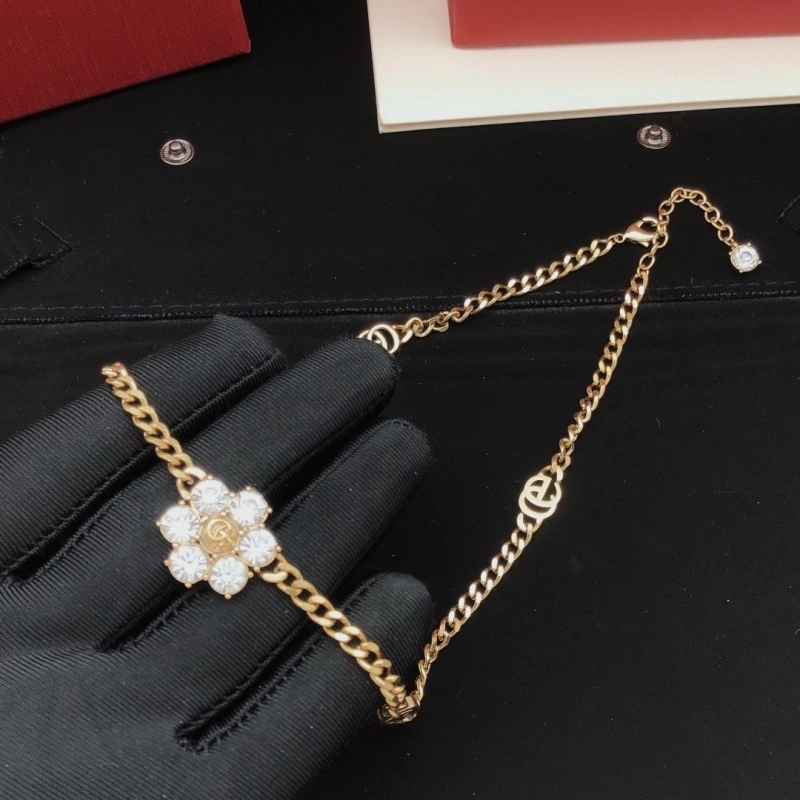 Chic Gucci Necklaces 243039
