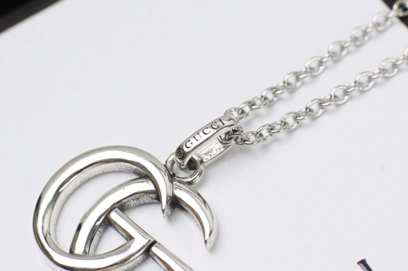Vibrant Gucci Necklaces 243036