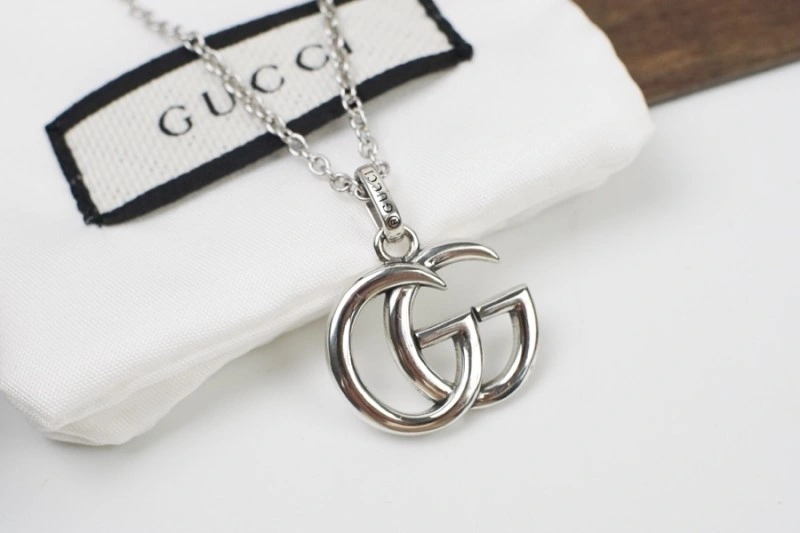 Vibrant Gucci Necklaces 243036