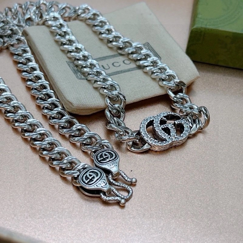 Supportive Gucci Necklaces 243030