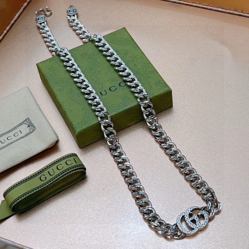 Supportive Gucci Necklaces 243030