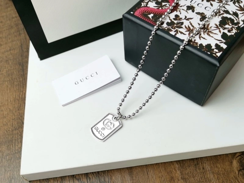 Stylish Gucci Necklaces 242954