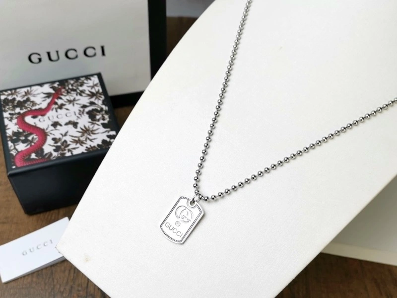 Stylish Gucci Necklaces 242954
