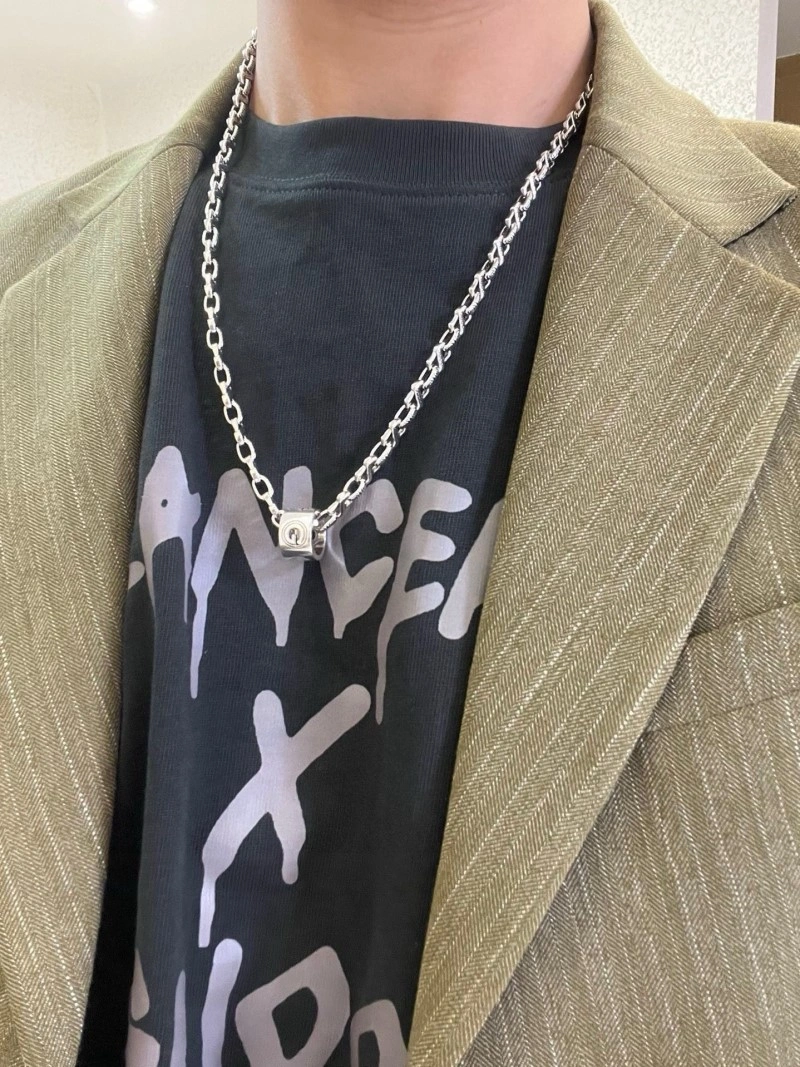 Tailored Gucci Necklaces 242944