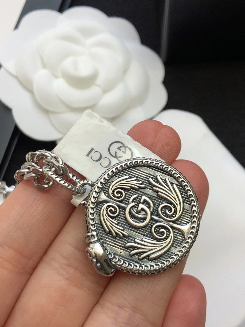Contemporary Gucci Necklaces 242897