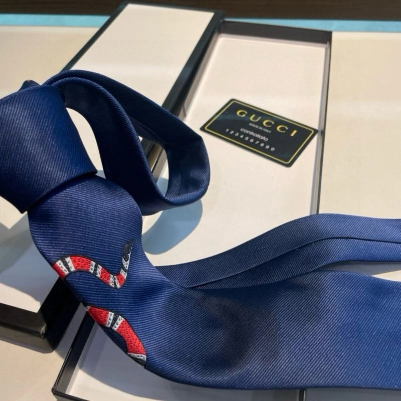 Gucci Neckties UrbanChic 268919