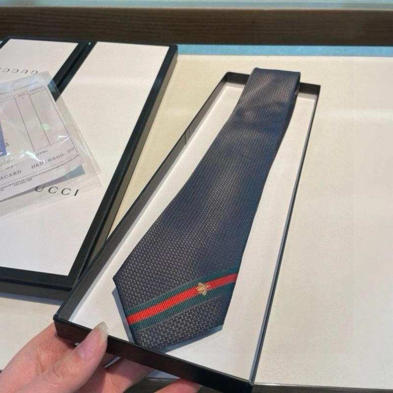Gucci Neckties Versatile 268905
