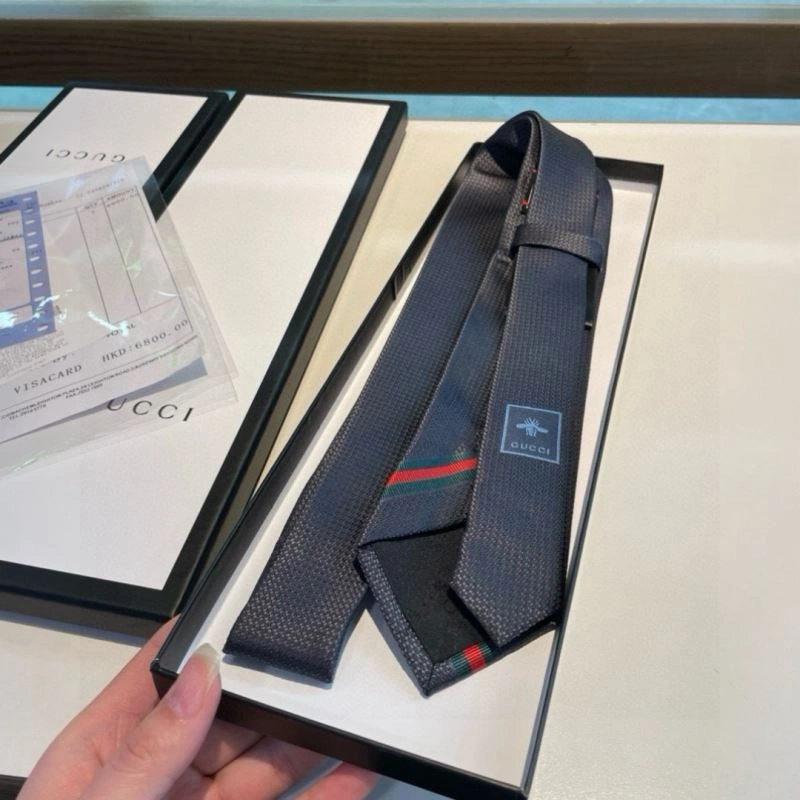 Gucci Neckties Versatile 268905
