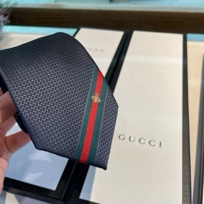 Gucci Neckties Versatile 268905
