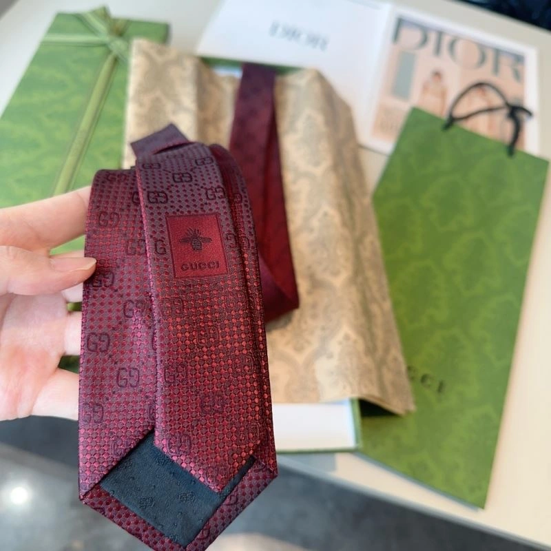 Gucci Neckties SmoothTexture 268894