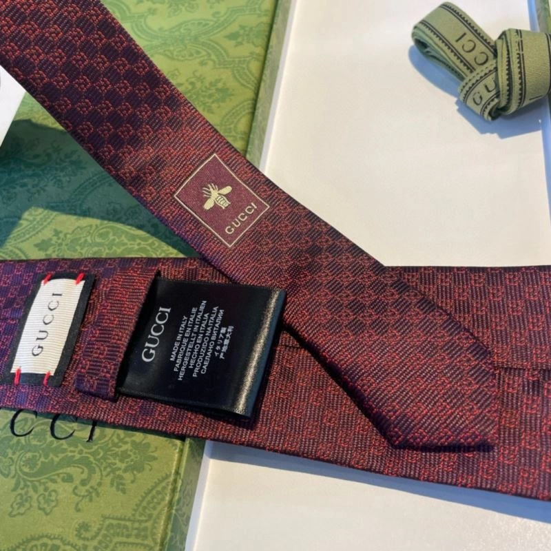 Gucci Neckties Unisex 268859