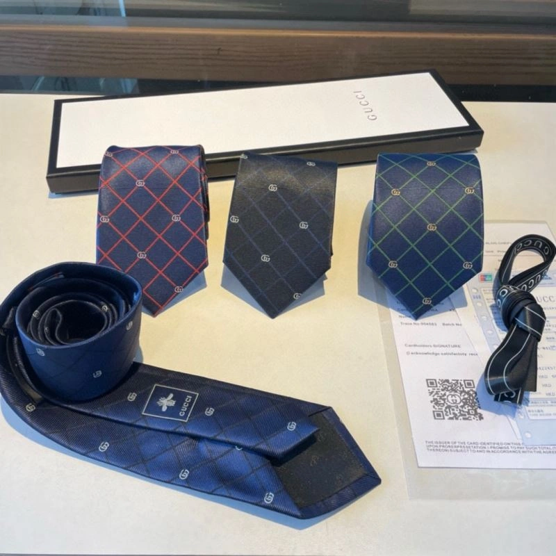 Gucci Neckties Versatile 268871