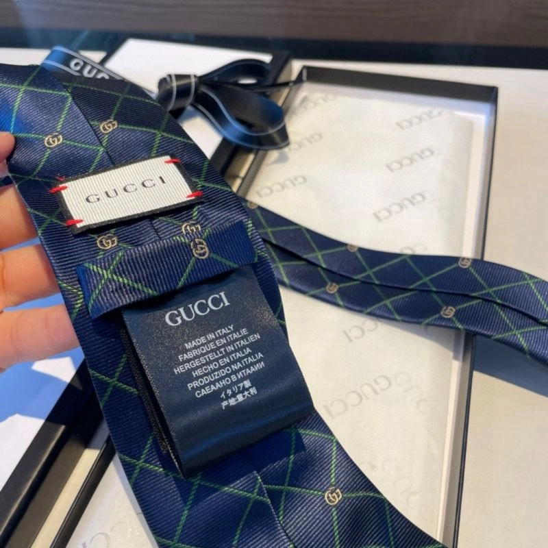 Gucci Neckties Versatile 268871