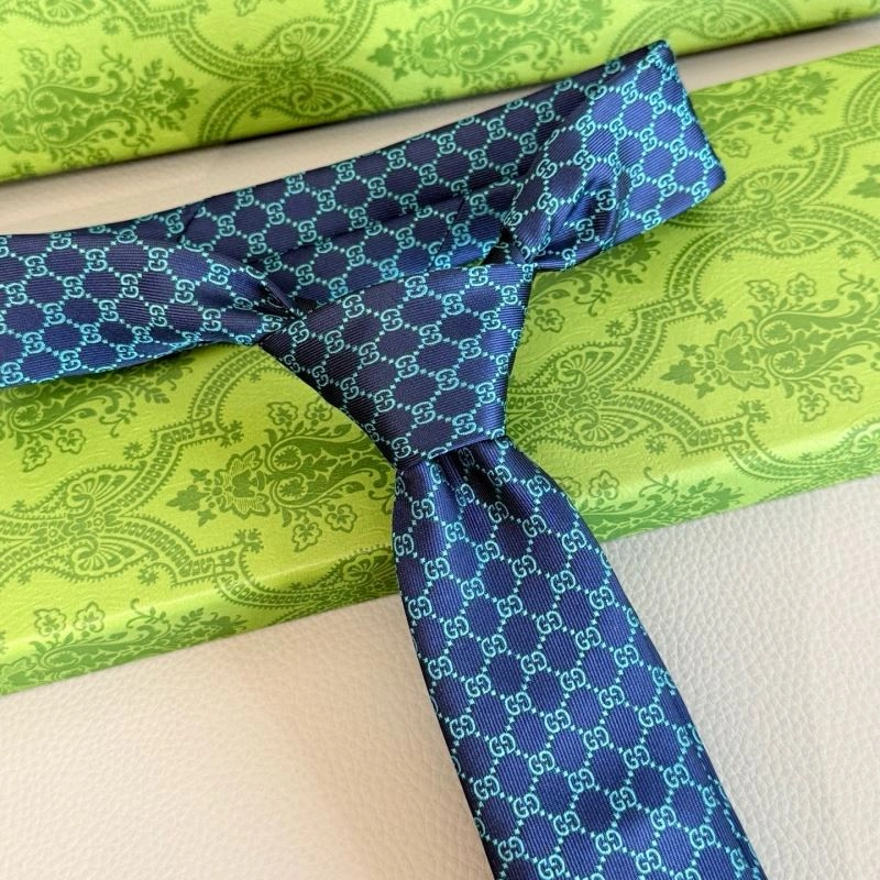 Gucci Neckties Unisex 268874