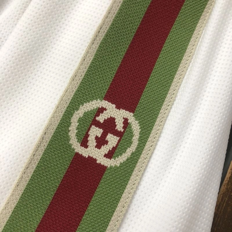 Supportive Gucci Outwear 128862