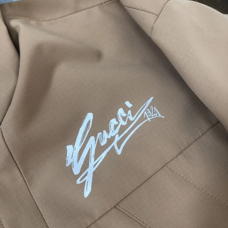 Comfortable Gucci Outwear 128852
