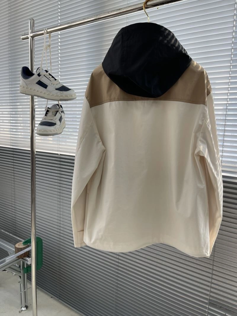 ZipUp Gucci Outwear 128111