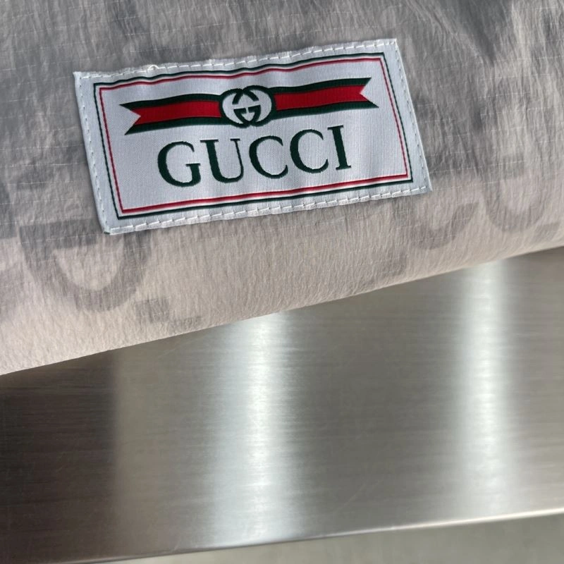 Comfortable Gucci Outwear 128110