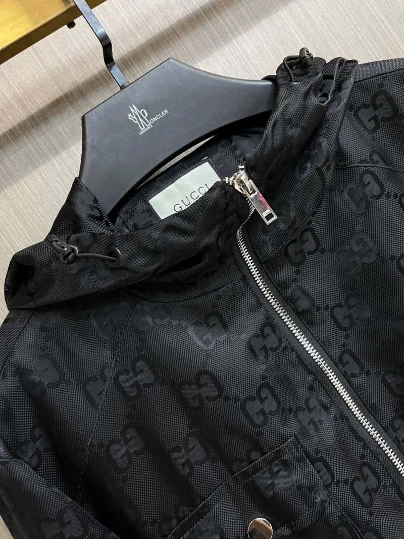 Breathable Gucci Outwear 128081