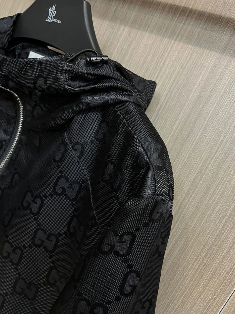Breathable Gucci Outwear 128081