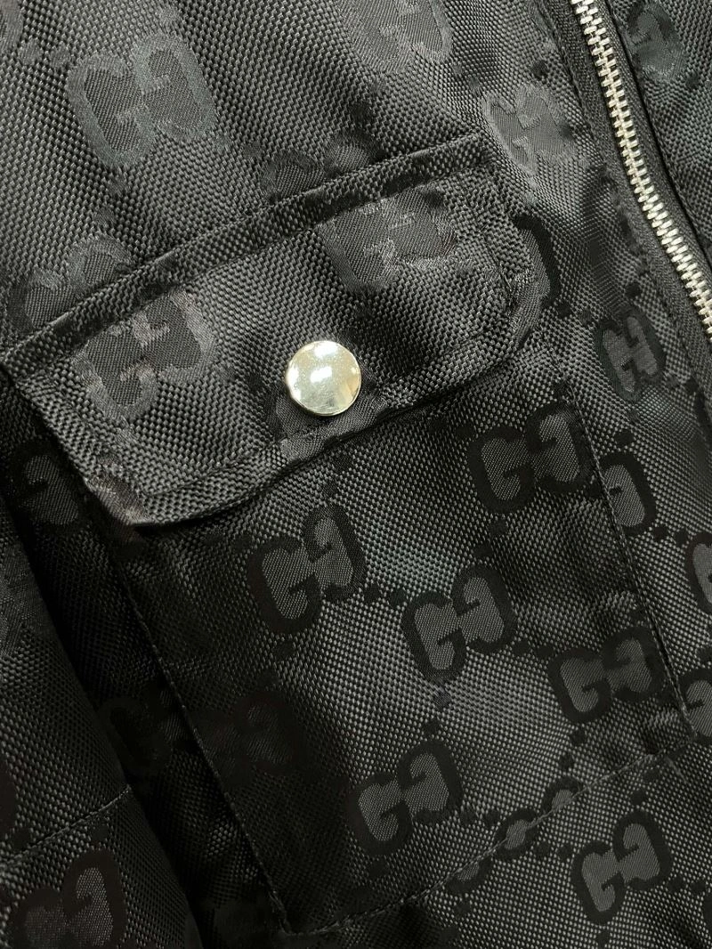 Breathable Gucci Outwear 128081