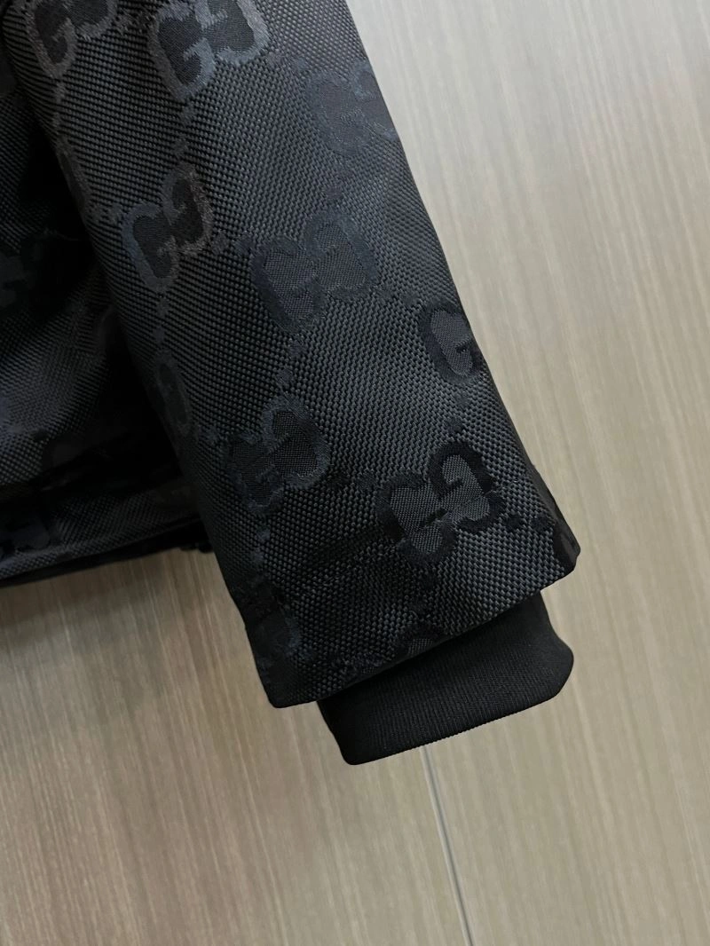 Breathable Gucci Outwear 128081