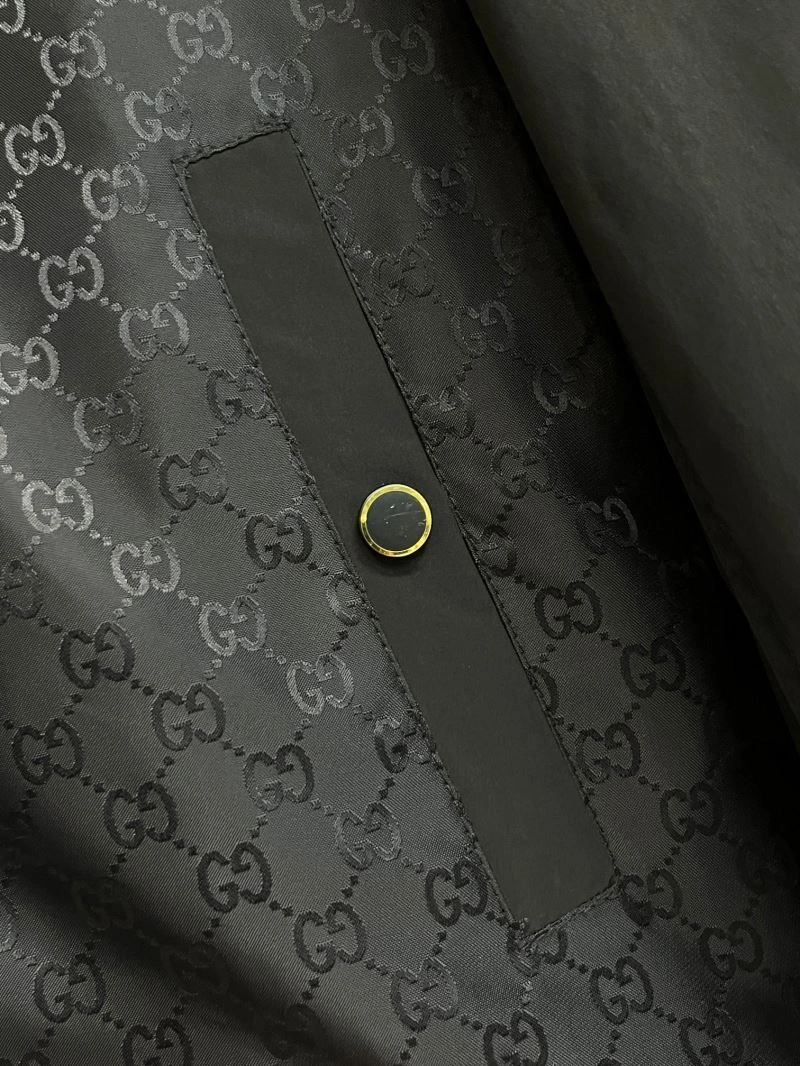 Gucci Outwear Bold 128072