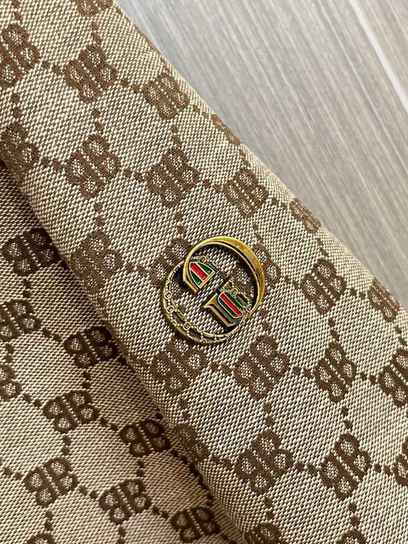 Casual Gucci Outwear 128064