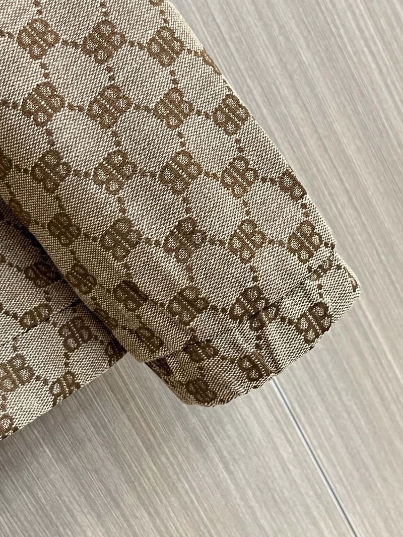 Casual Gucci Outwear 128064