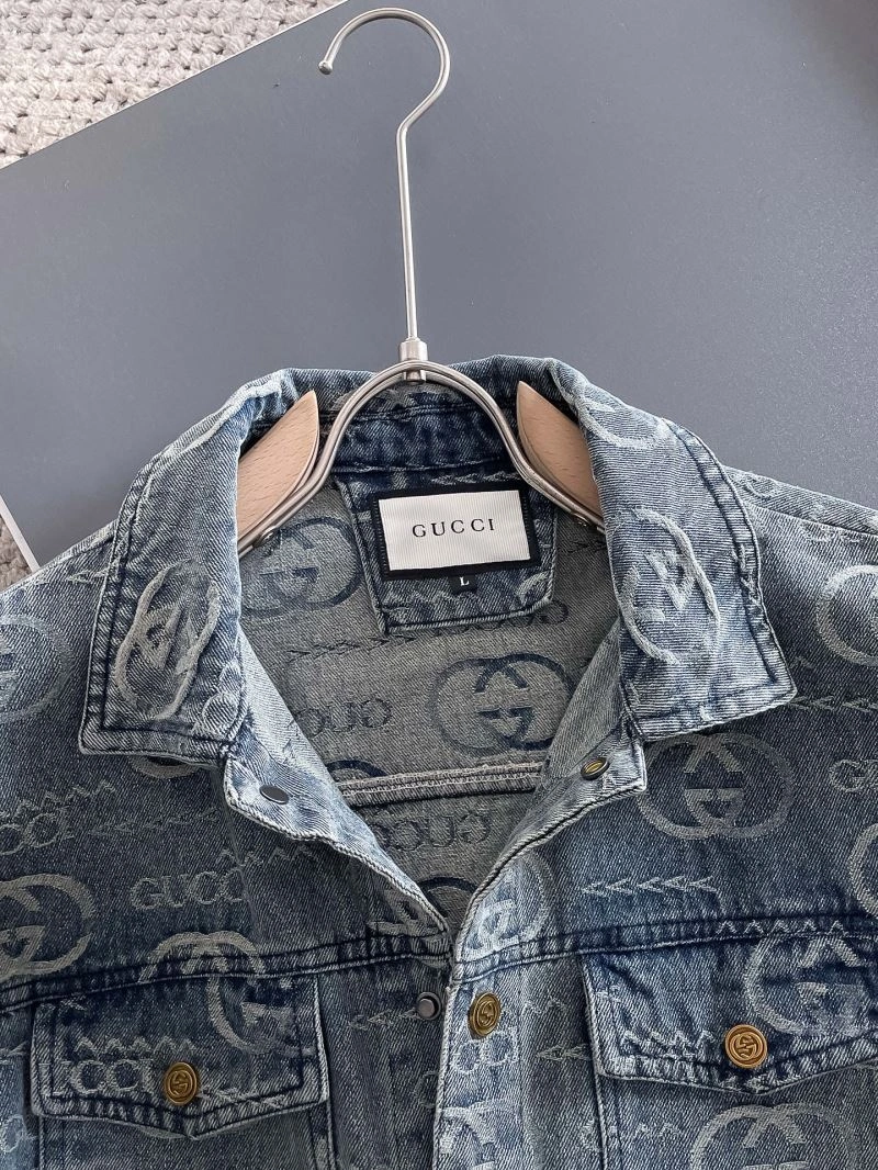 Minimalist Gucci Outwear 128062