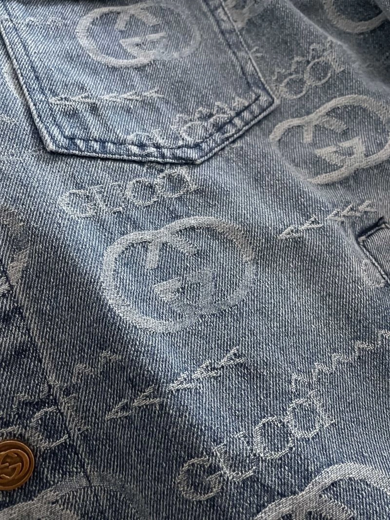Minimalist Gucci Outwear 128062