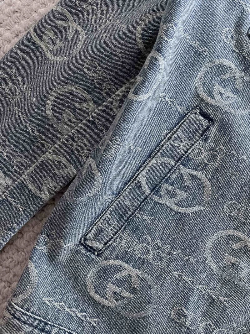 Minimalist Gucci Outwear 128062