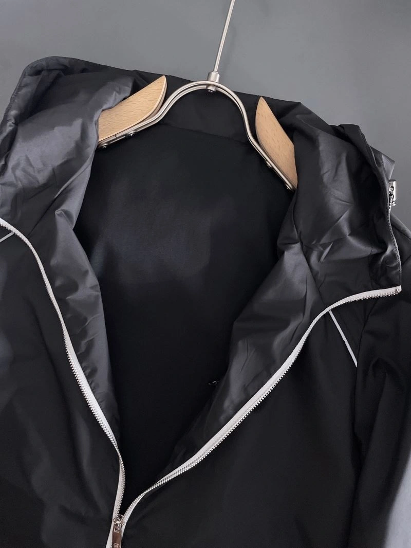 Practical Gucci Outwear 128056