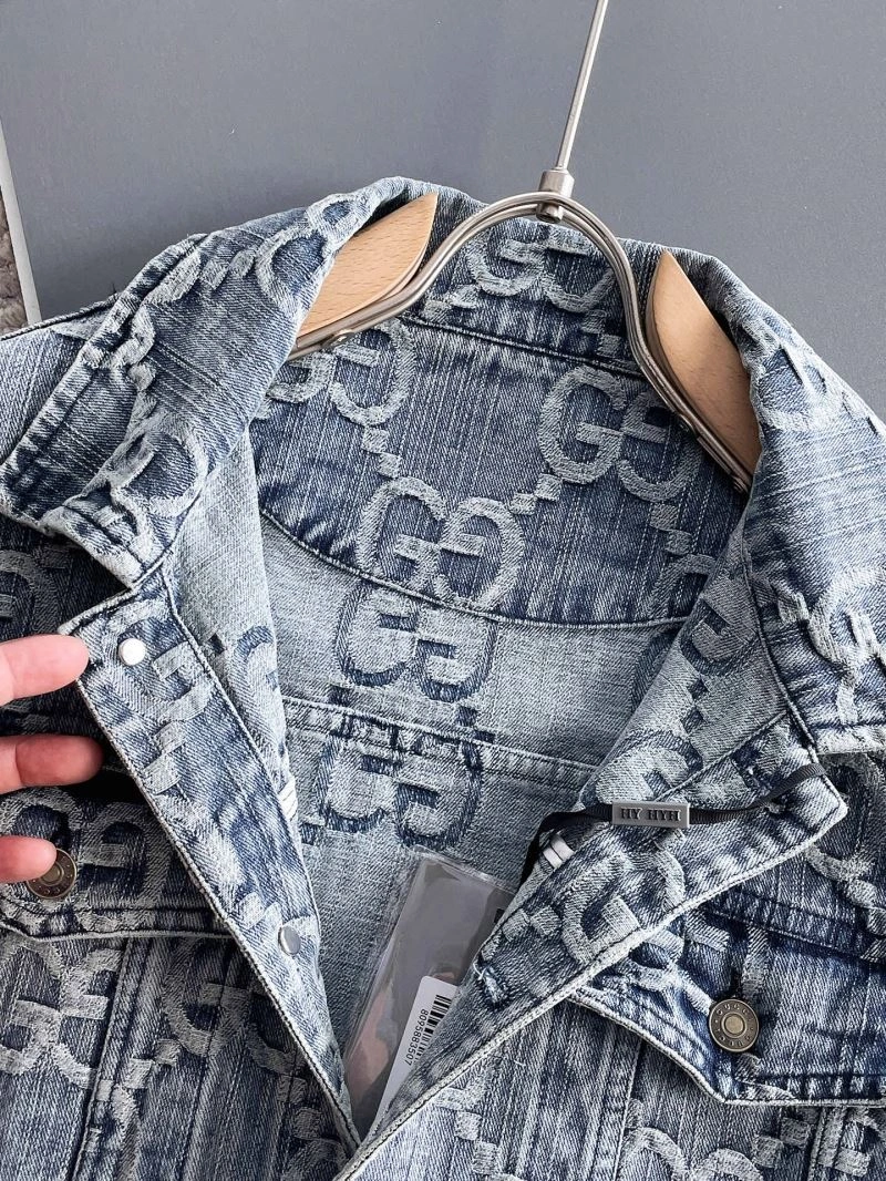 Fashionable Gucci Outwear 128052