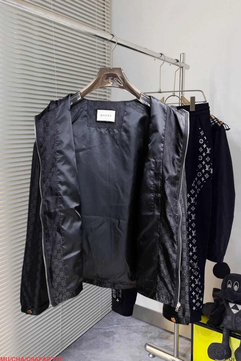 Elegant Gucci Outwear 127747