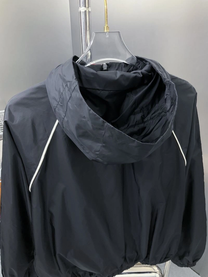 Minimalist Gucci Outwear 127694