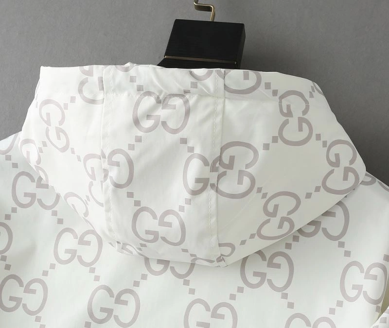 Flexible Gucci Outwear 127633