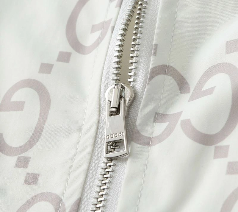 Flexible Gucci Outwear 127633