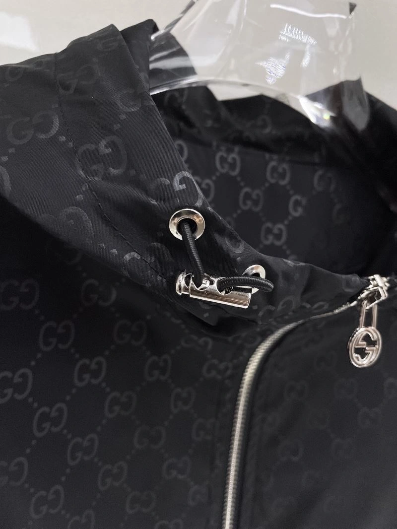 Gucci Outwear Chic 127629