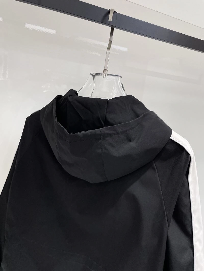 Comfortable Gucci Outwear 127630