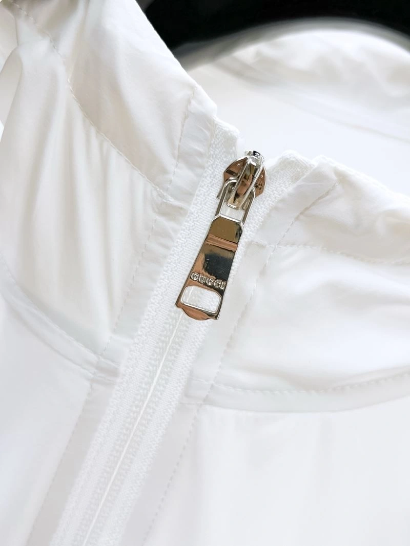 Bold Gucci Outwear 127585