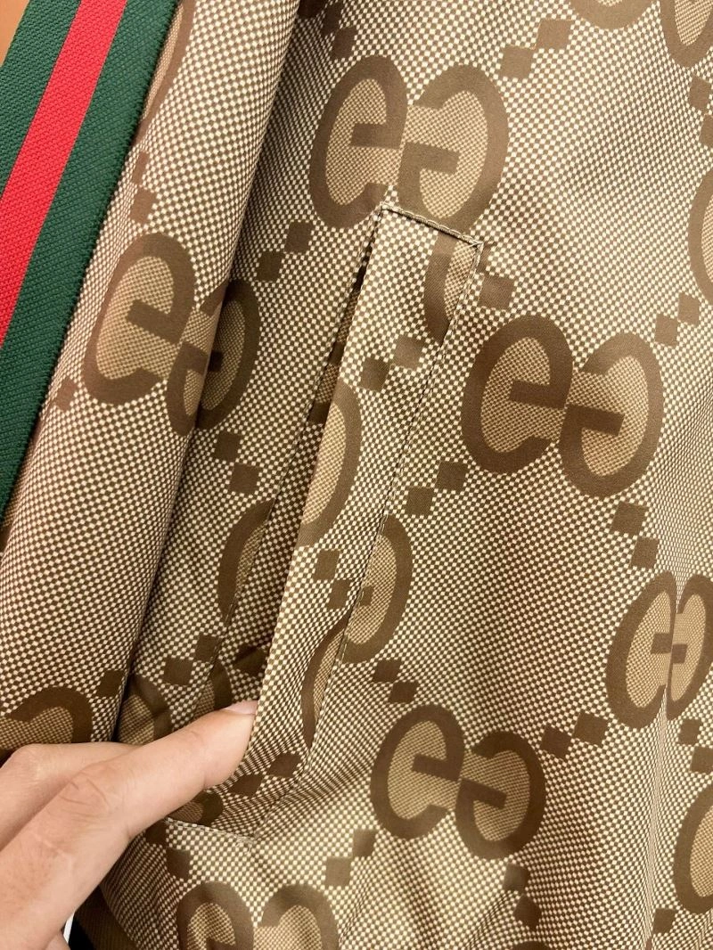 WaterResistant Gucci Outwear 127579