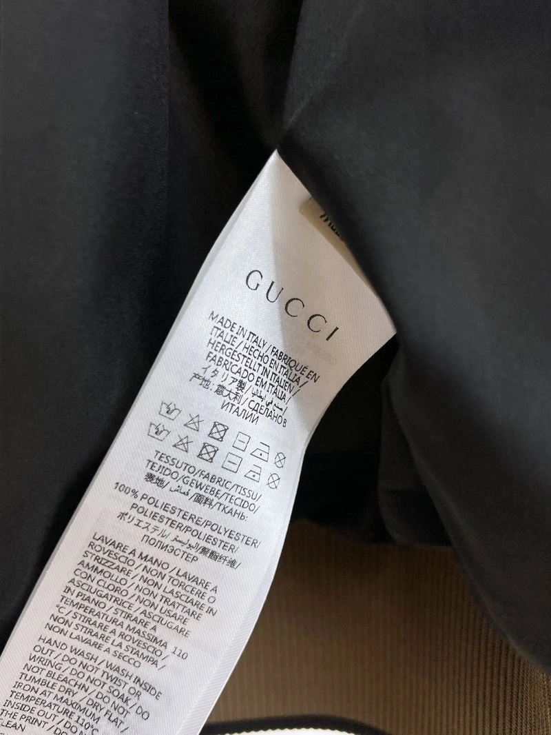 WaterResistant Gucci Outwear 127579