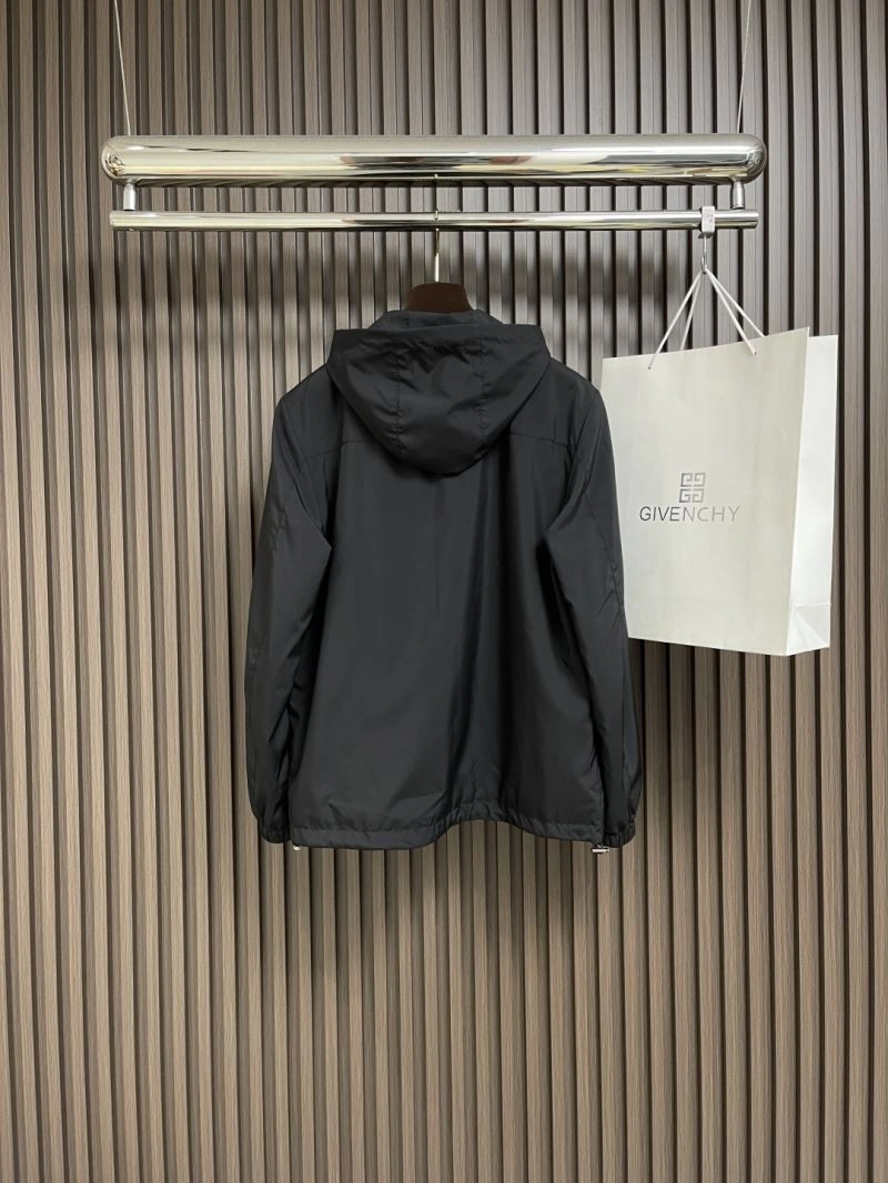 Bold Gucci Outwear 126753