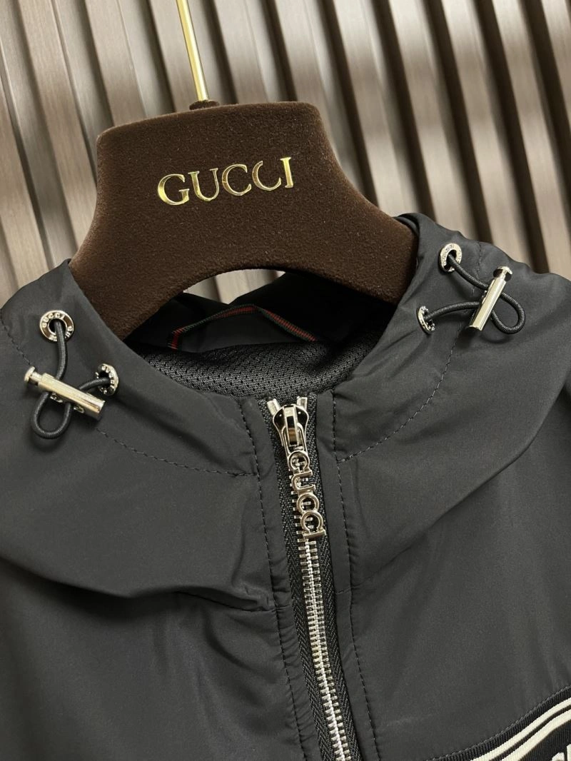 Bold Gucci Outwear 126753
