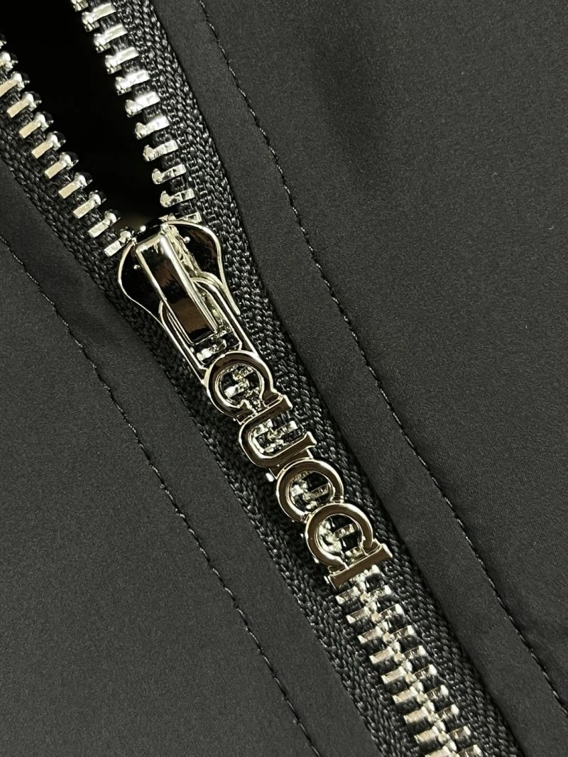 Bold Gucci Outwear 126753